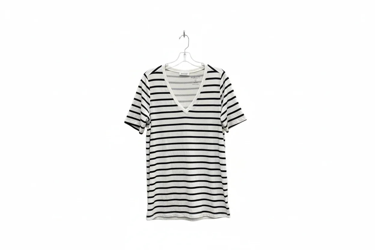 Top Short Sleeve By Torrid In Black & White, Size: 1x