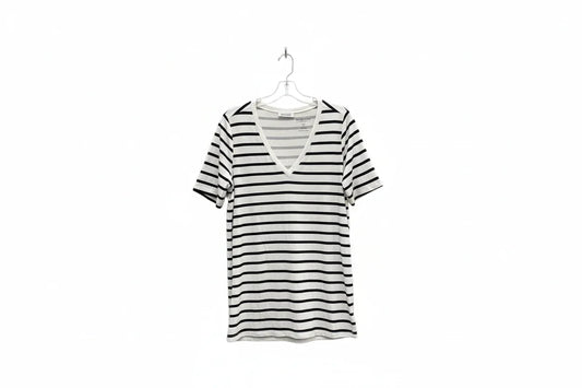 Top Short Sleeve By Torrid In Black & White, Size: 1x