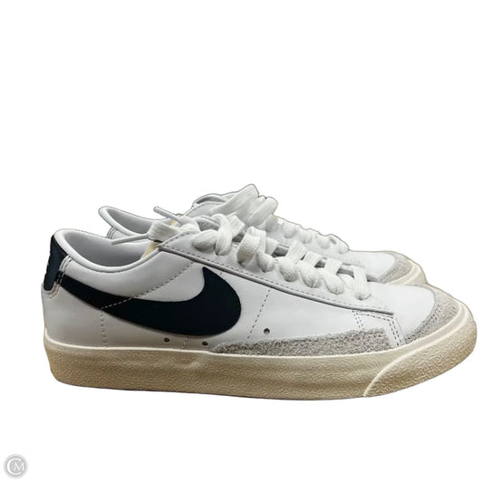 Shoes Sneakers By Nike In White, Size: 6.5