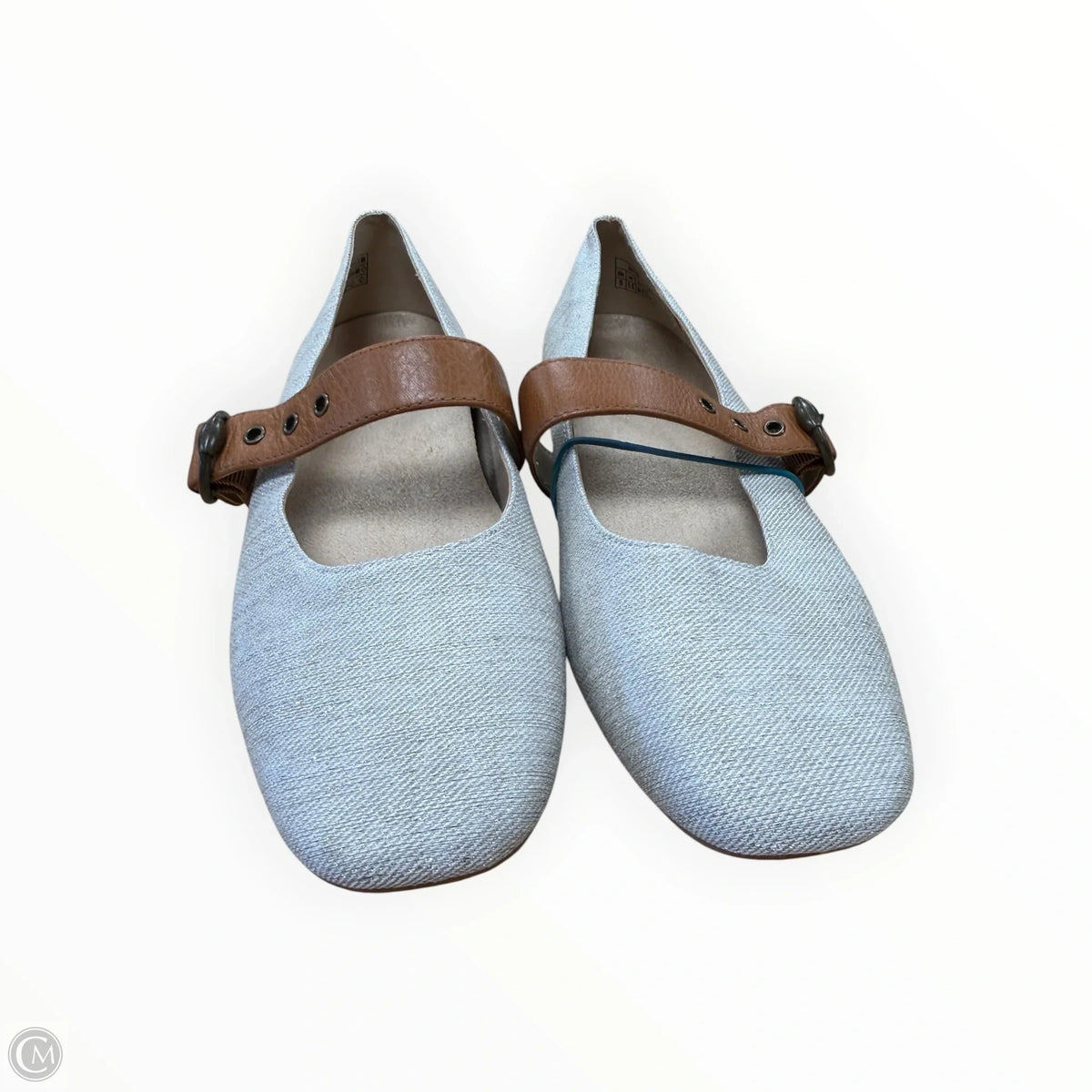 Shoes Flats By Vionic In Cream & Silver, Size: 8