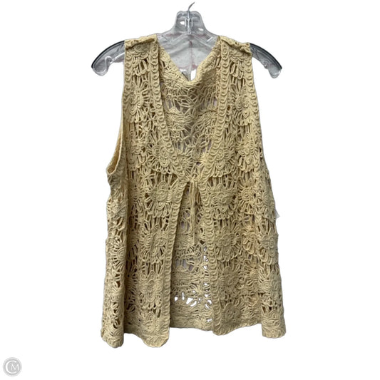 Top Sleeveless By Cato In Tan, Size: L