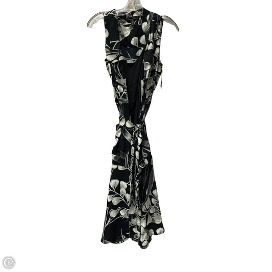 Dress Casual Short By White House Black Market In Black & White, Size: S