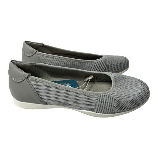 Shoes Flats By White Mountain  Size: 7.5