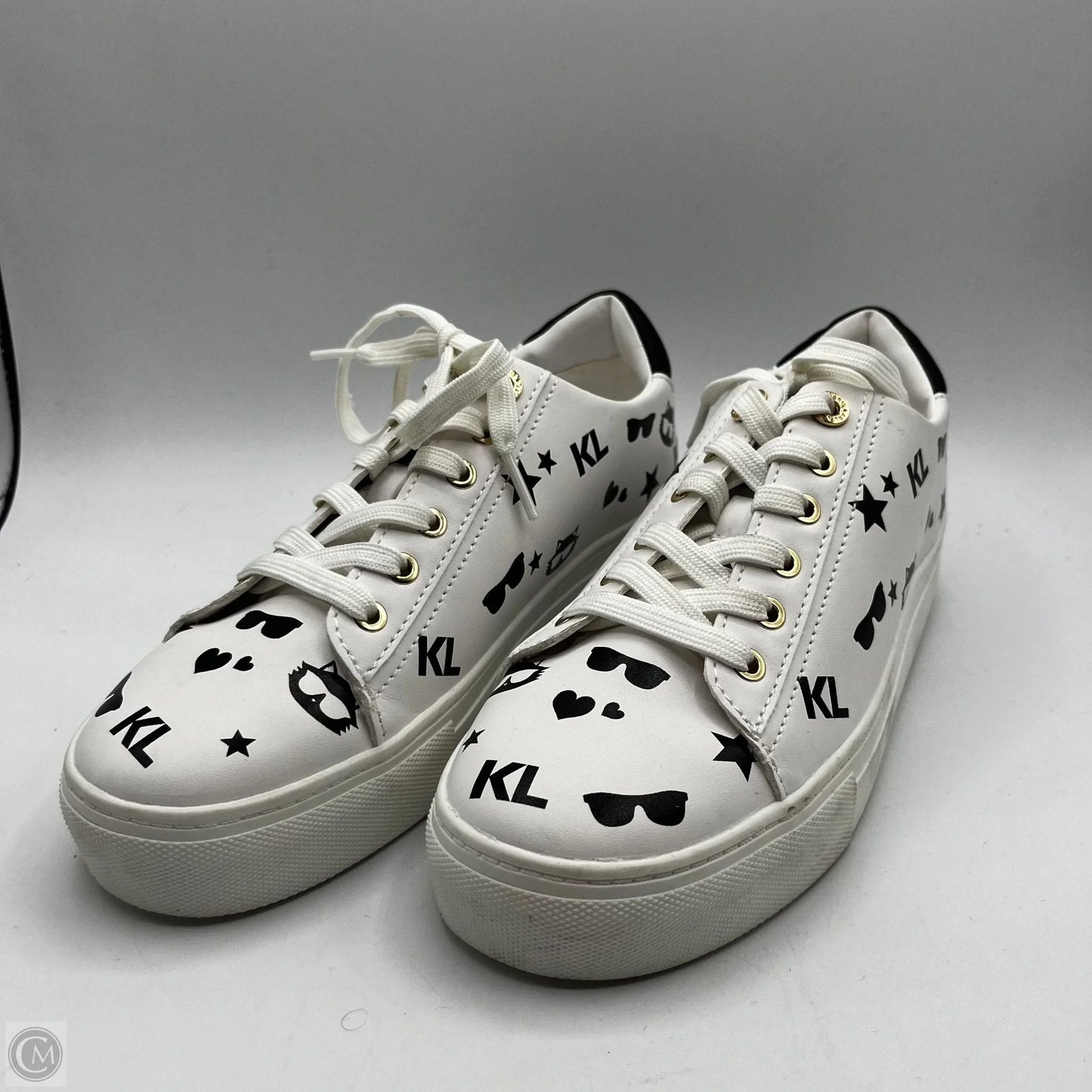 Shoes Designer By Karl Lagerfeld In White, Size: 7