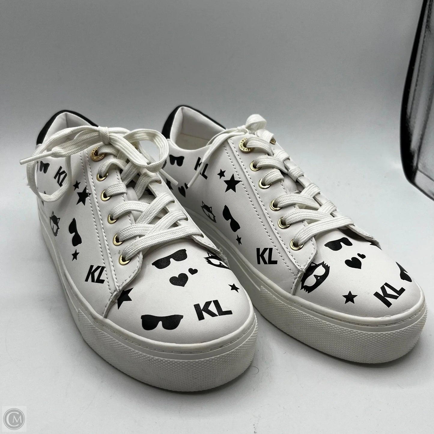 Shoes Designer By Karl Lagerfeld In White, Size: 7
