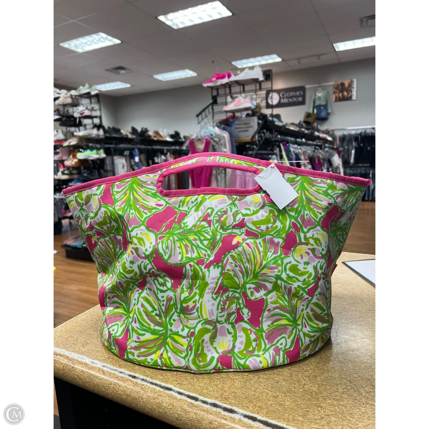 Handbag Designer By Lilly Pulitzer, Size: Large