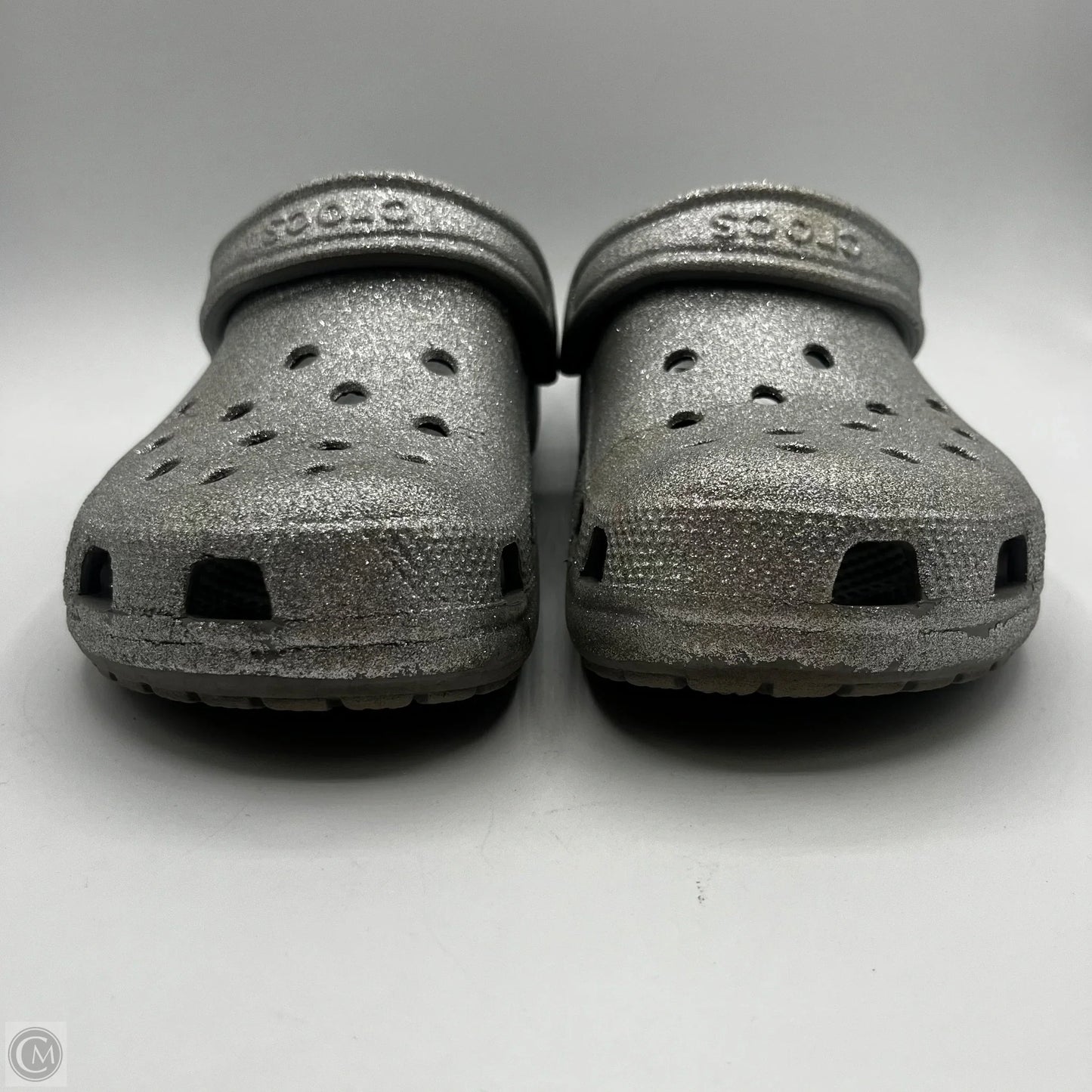 Sandals Flats By Crocs In Silver, Size: 9