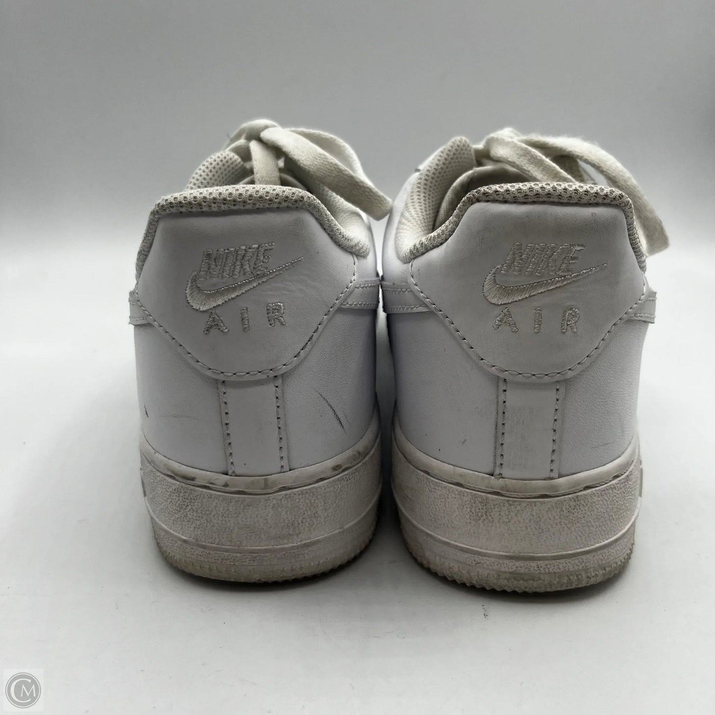 Shoes Sneakers By Nike In White, Size: 9