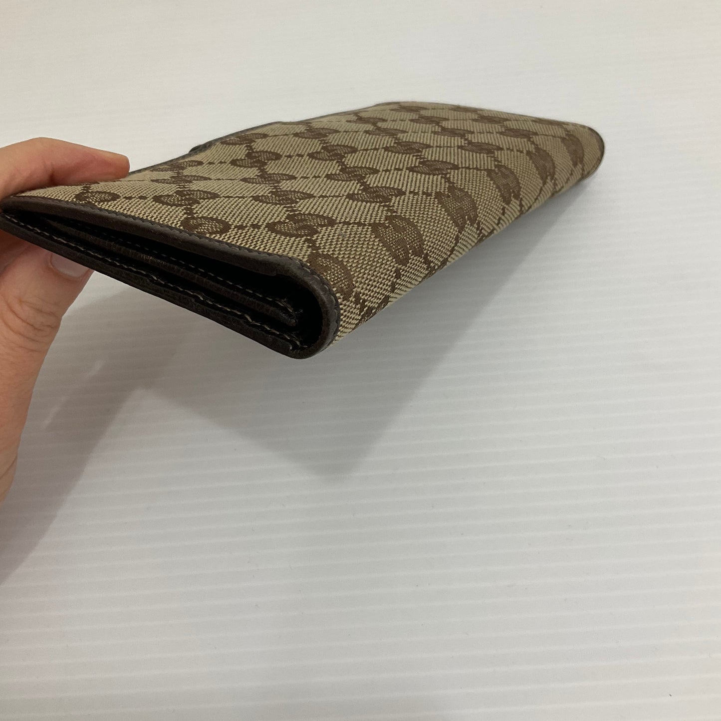 Wallet Luxury Designer By Gucci, Size: Medium