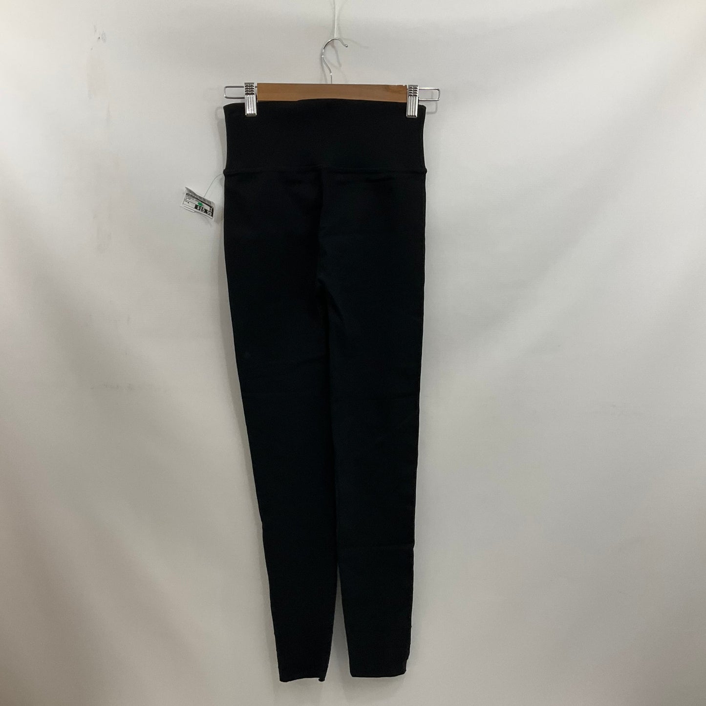 Athletic Leggings By Fabletics In Black, Size: M