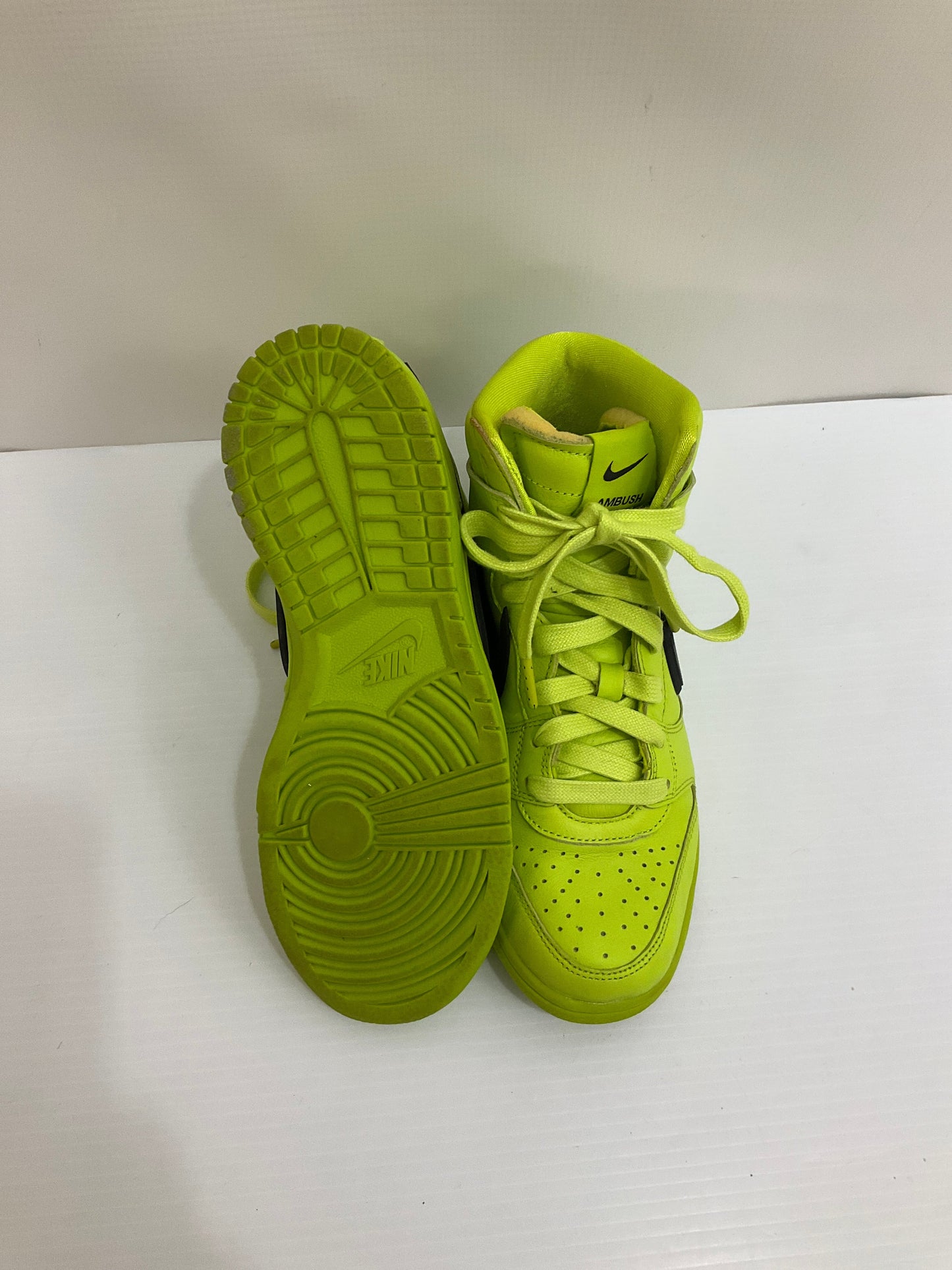 Shoes Sneakers By Nike In Green, Size: 7