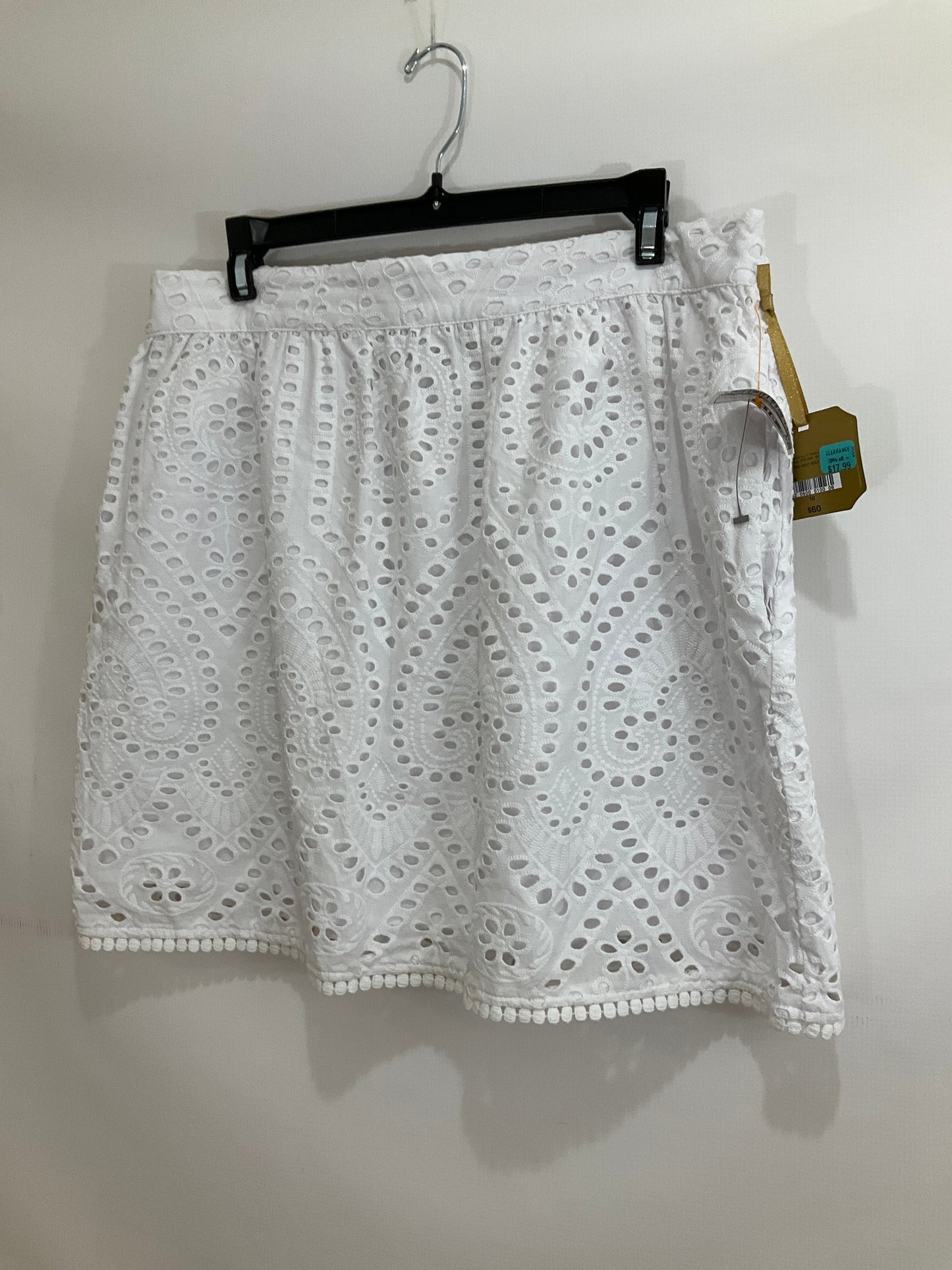 White Skirt Mini & Short Clothes Mentor, Size 10