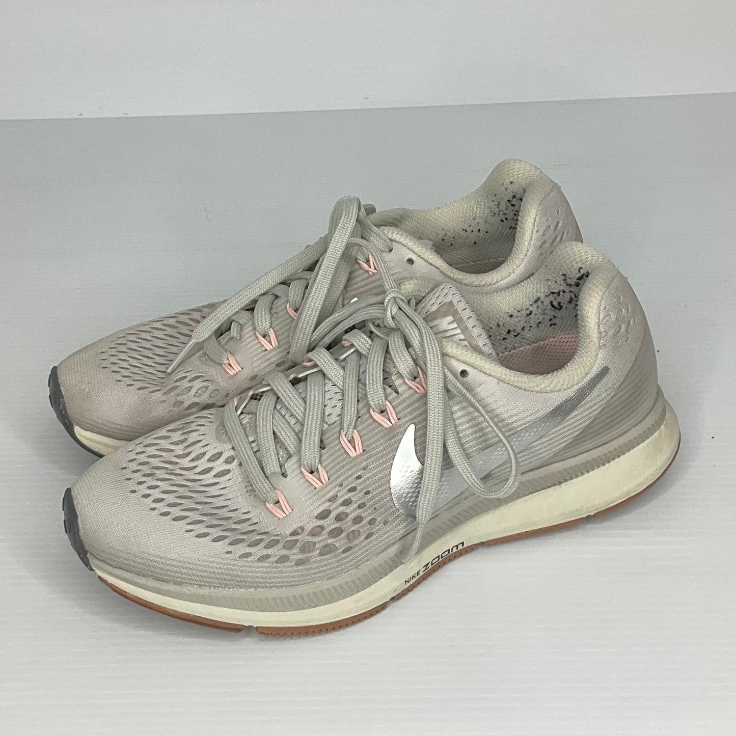 Grey Shoes Athletic Nike, Size 7