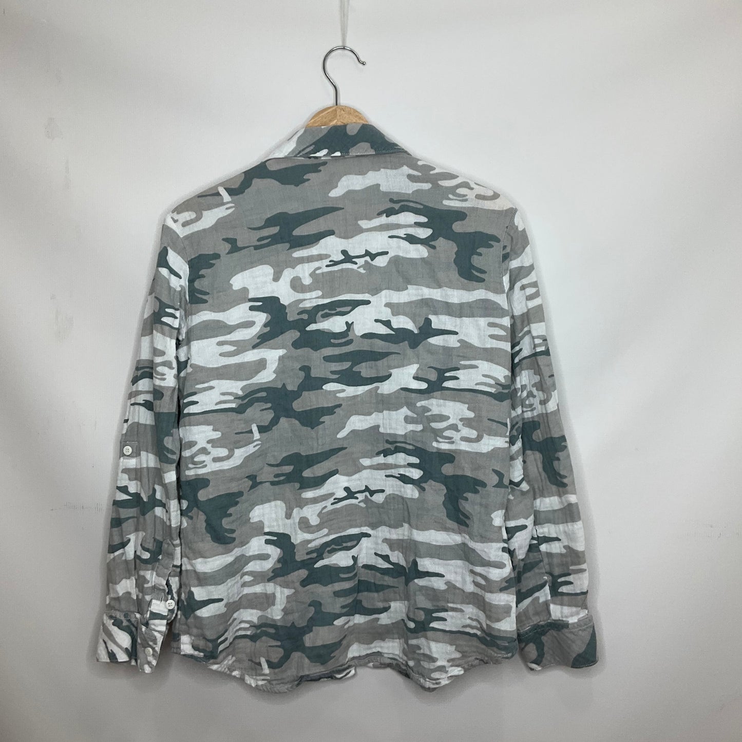 Camouflage Print Top Long Sleeve Sanctuary, Size S