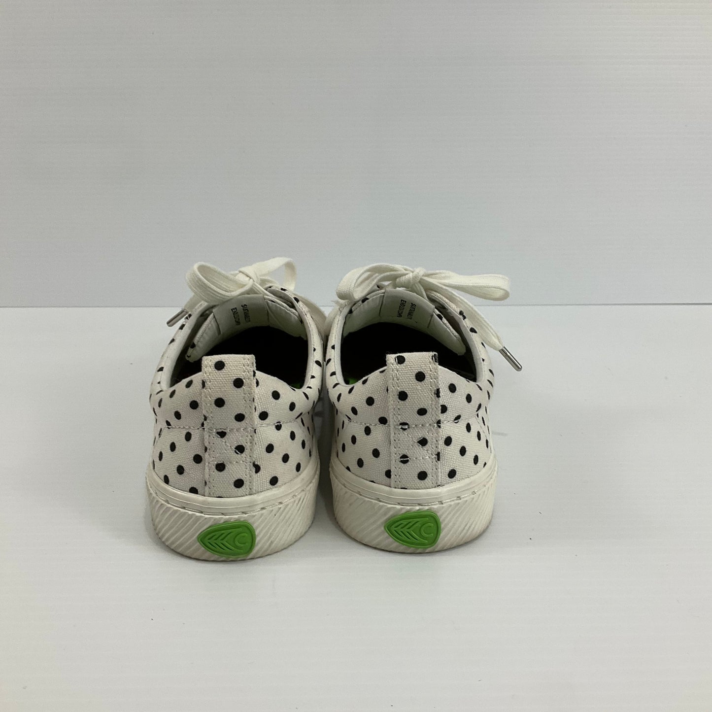 Shoes Sneakers By Cmc  Size: 9.5