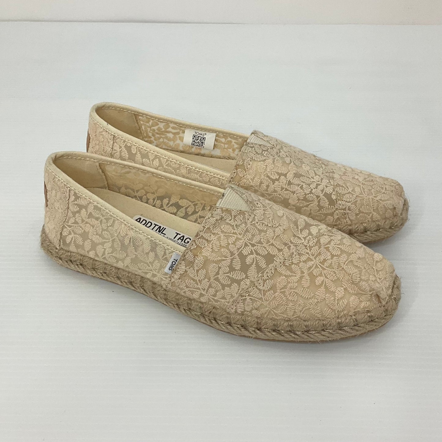 White Shoes Flats Other Toms, Size 7