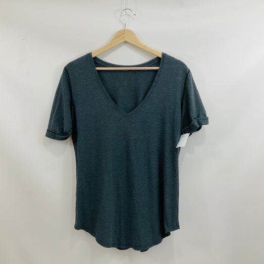 Athletic Top Short Sleeve By Lululemon In Grey, Size: 6