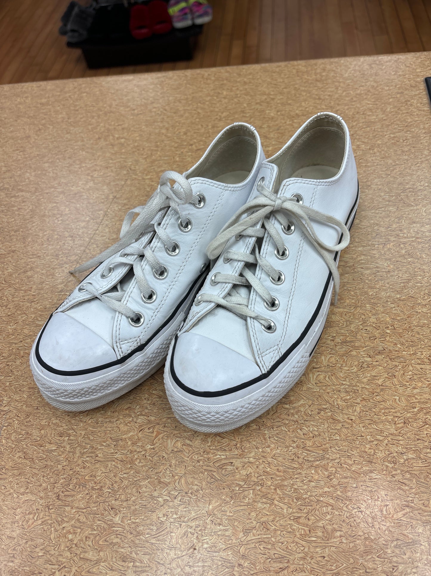 Shoes Sneakers By Converse In White, Size: 8