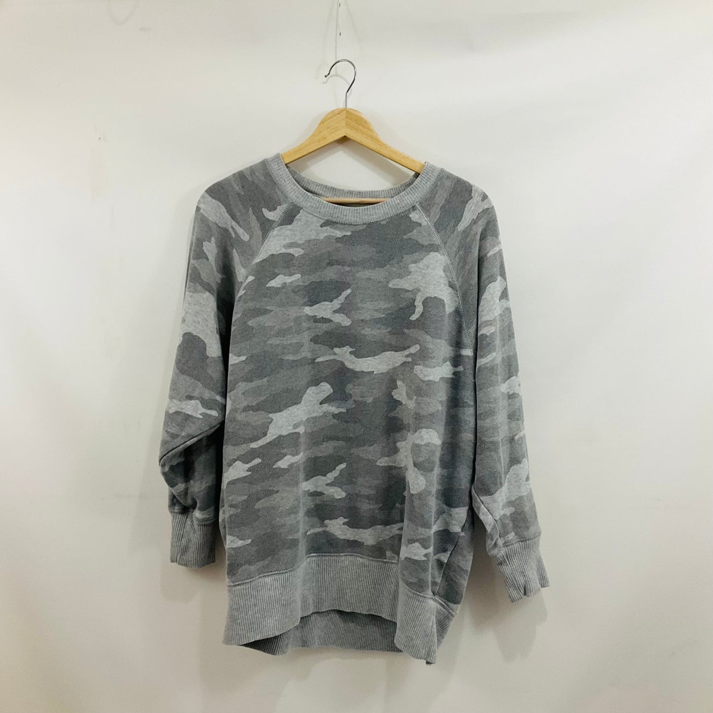 Sweatshirt Crewneck By Aerie In Camouflage Print, Size: S