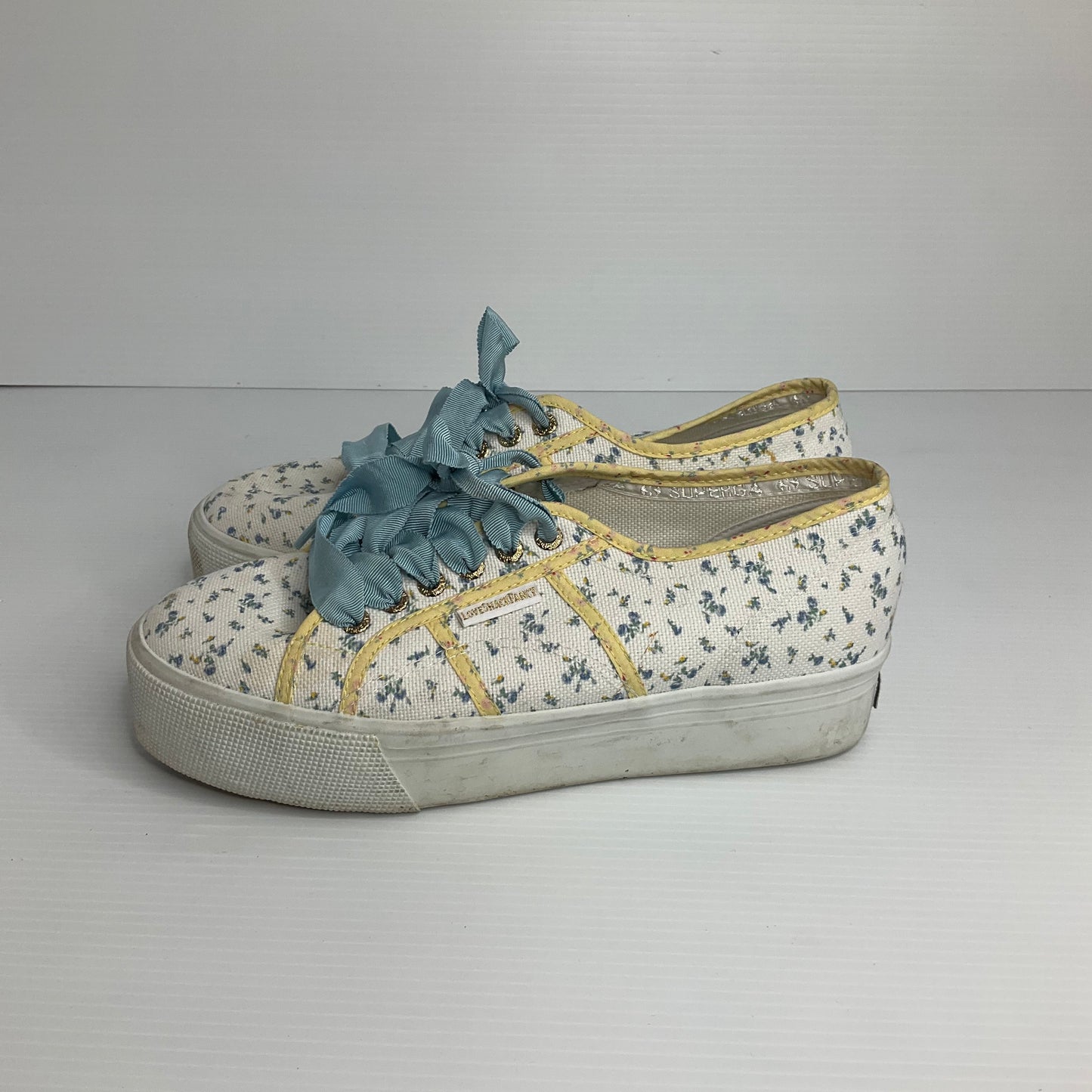 Floral Print Shoes Sneakers Superga, Size 10