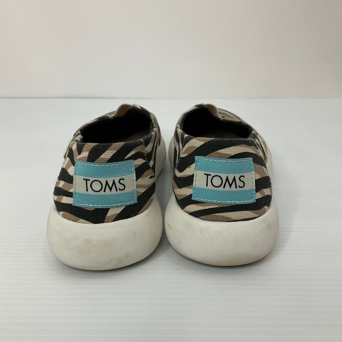 Animal Print Shoes Sneakers Toms, Size 6