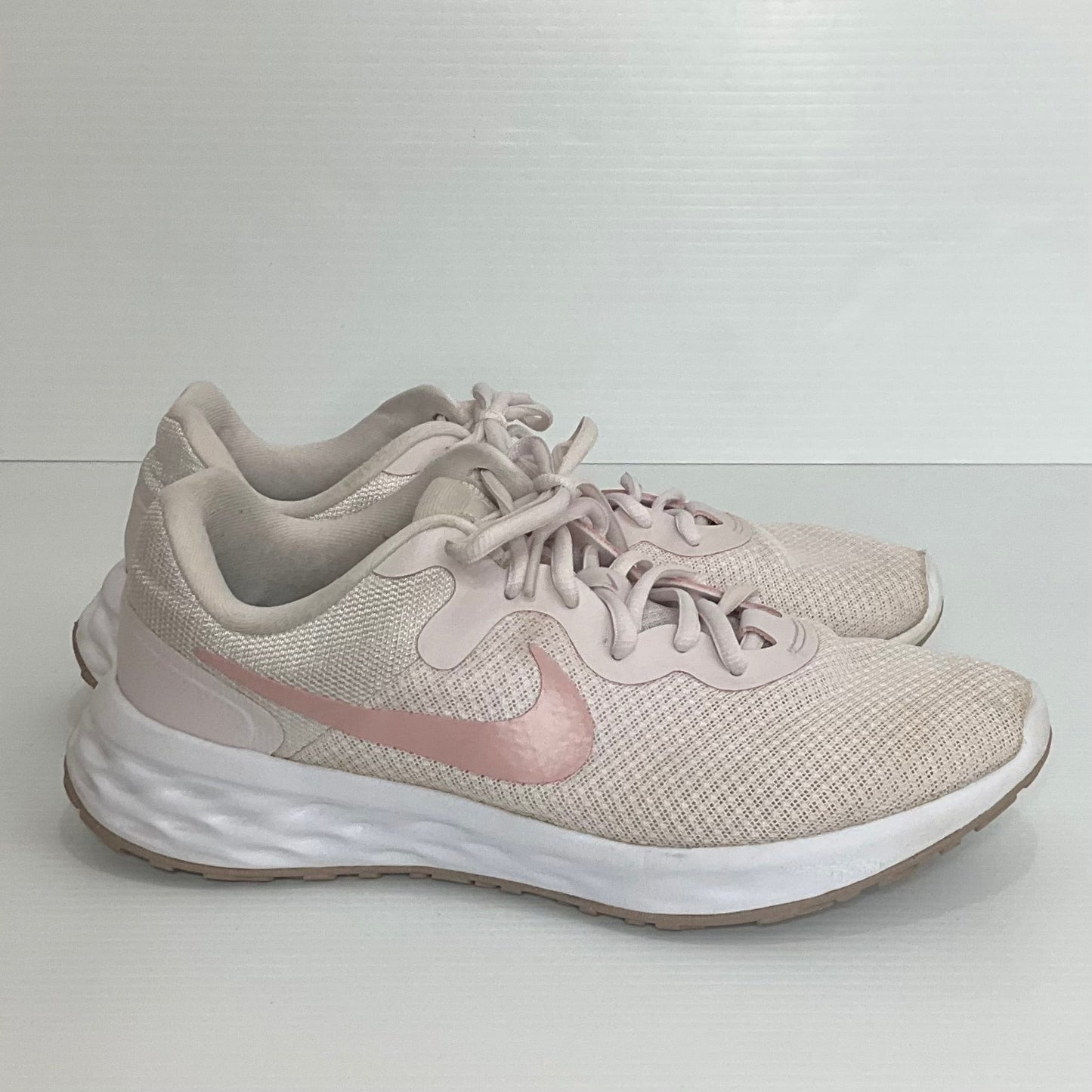 Pink Shoes Athletic Nike Apparel, Size 9.5
