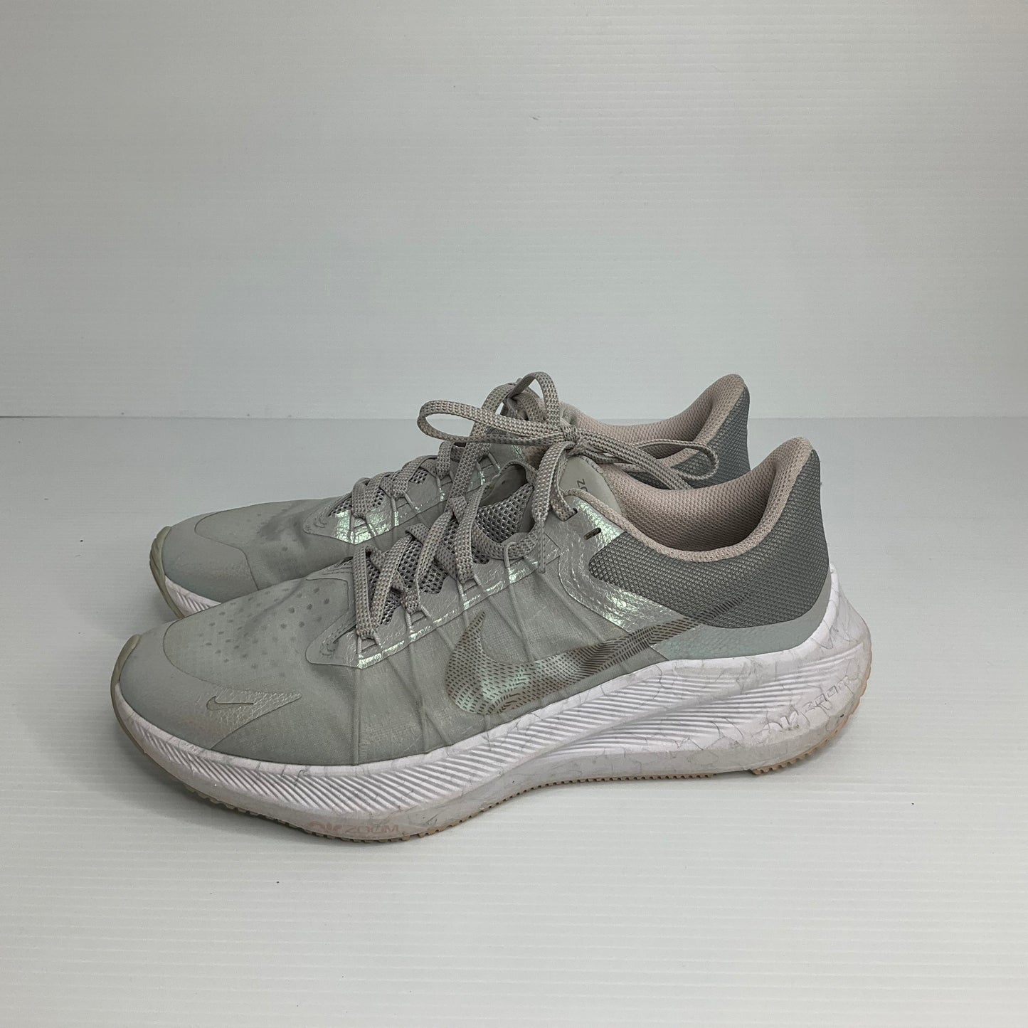Grey Shoes Athletic Nike, Size 9