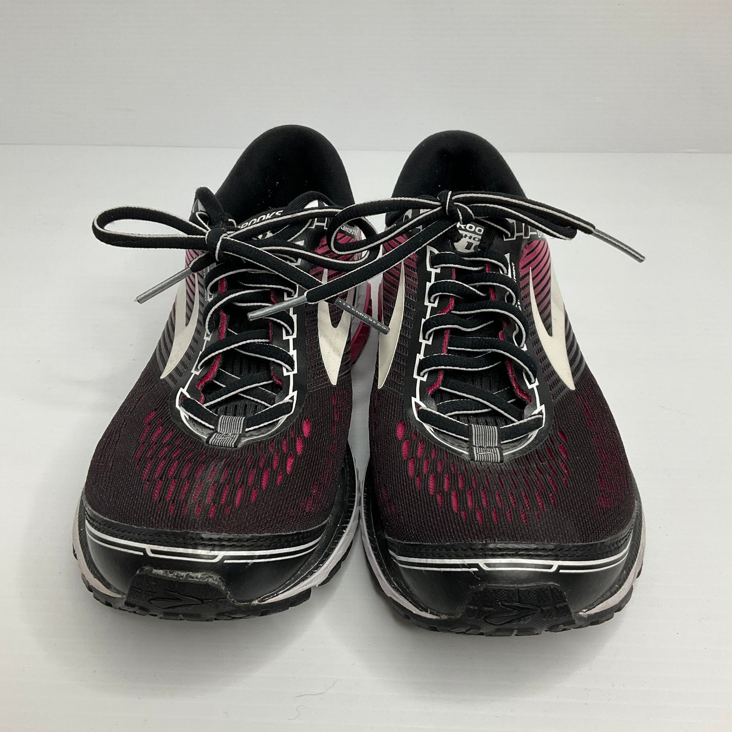Black & Pink Shoes Athletic Brooks, Size 8.5