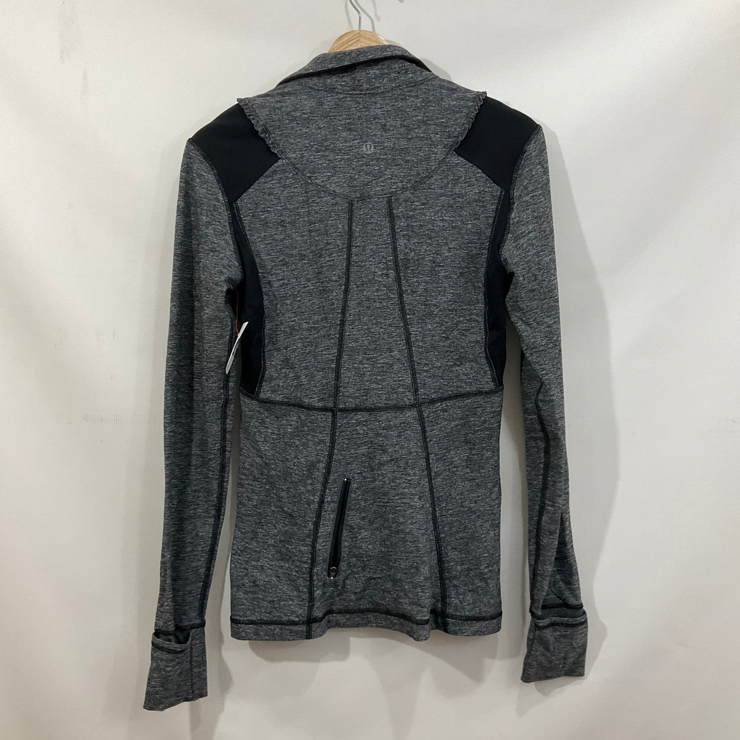 Athletic Top Long Sleeve Collar By Lululemon In Grey, Size: 6