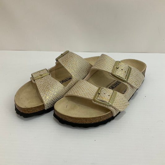 Sandals Flats By Birkenstock In Gold, Size: 7