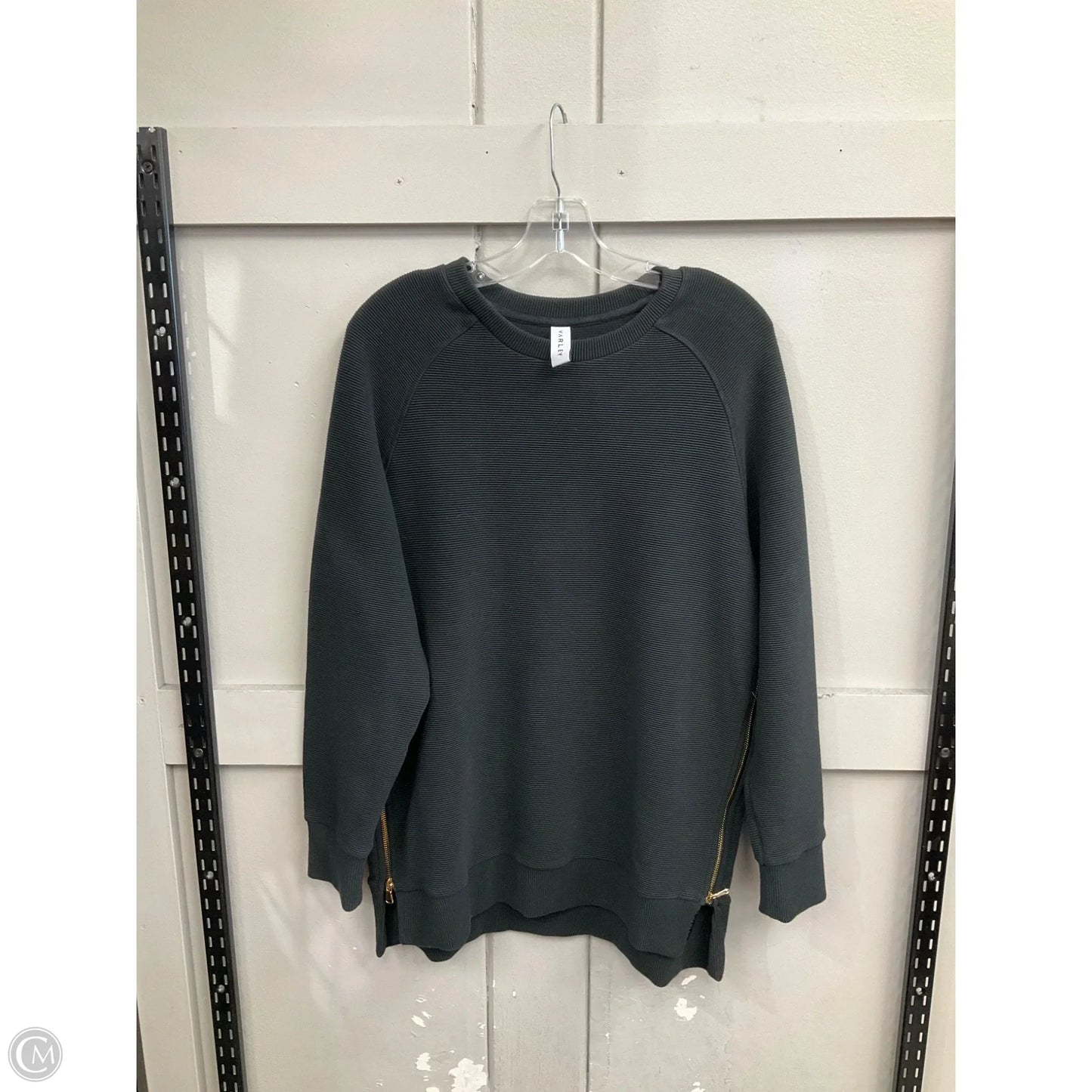 Sweater Short Sleeve By Varley In Grey, Size: Xs