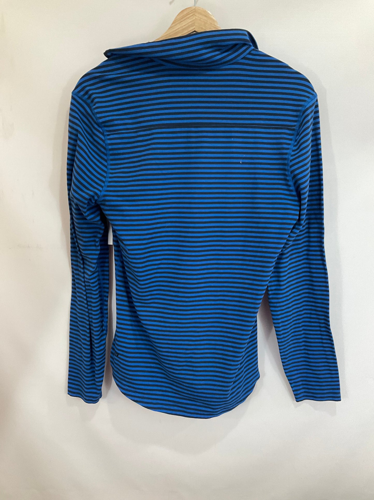 Athletic Top Long Sleeve Collar By Lululemon In Blue, Size: 2