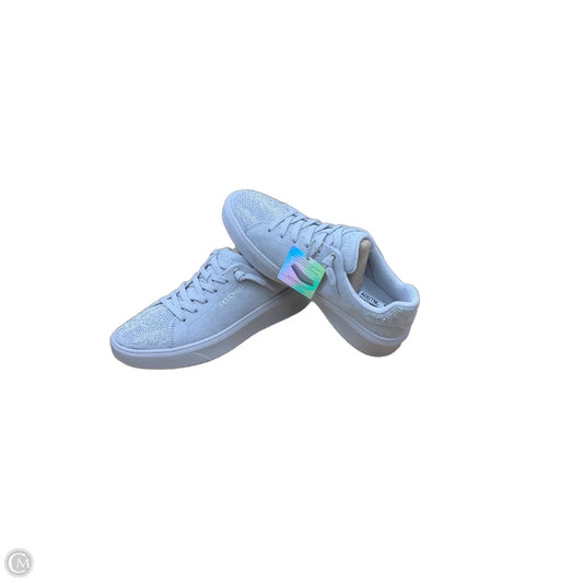 Shoes Sneakers By Skechers In Grey & Silver, Size: 9.5