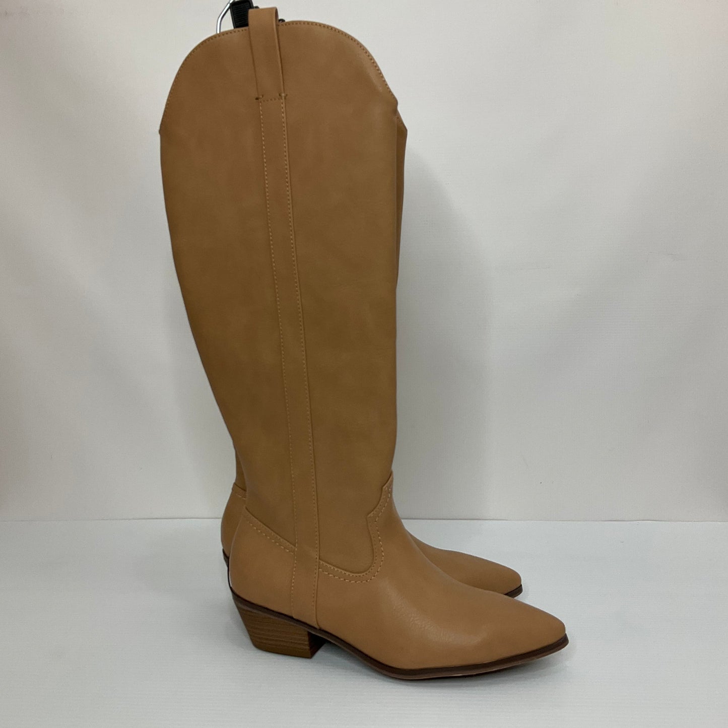 Tan Boots Knee Heels Universal Thread, Size 8.5