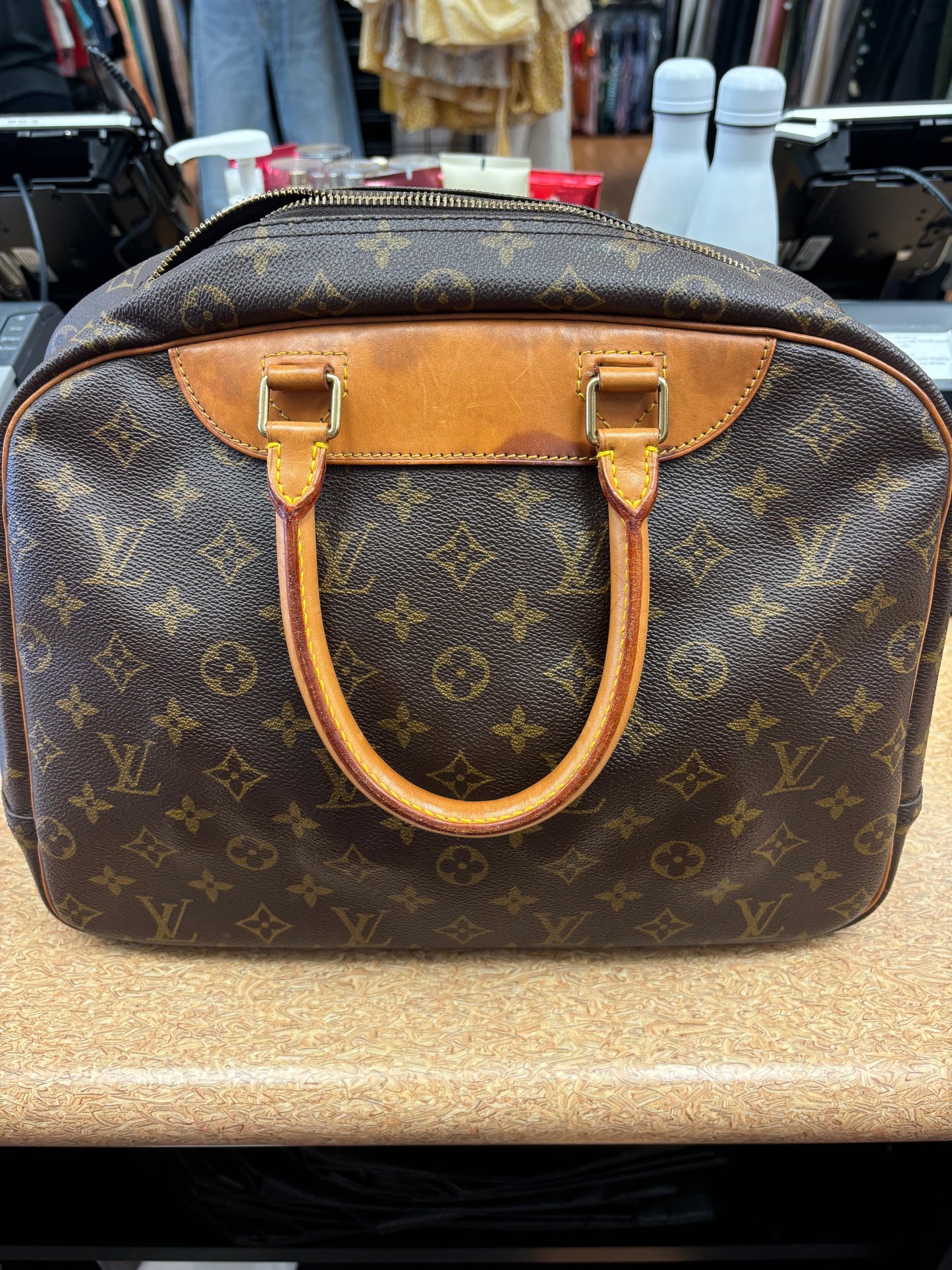 Handbag Luxury Designer Louis Vuitton, Size Large