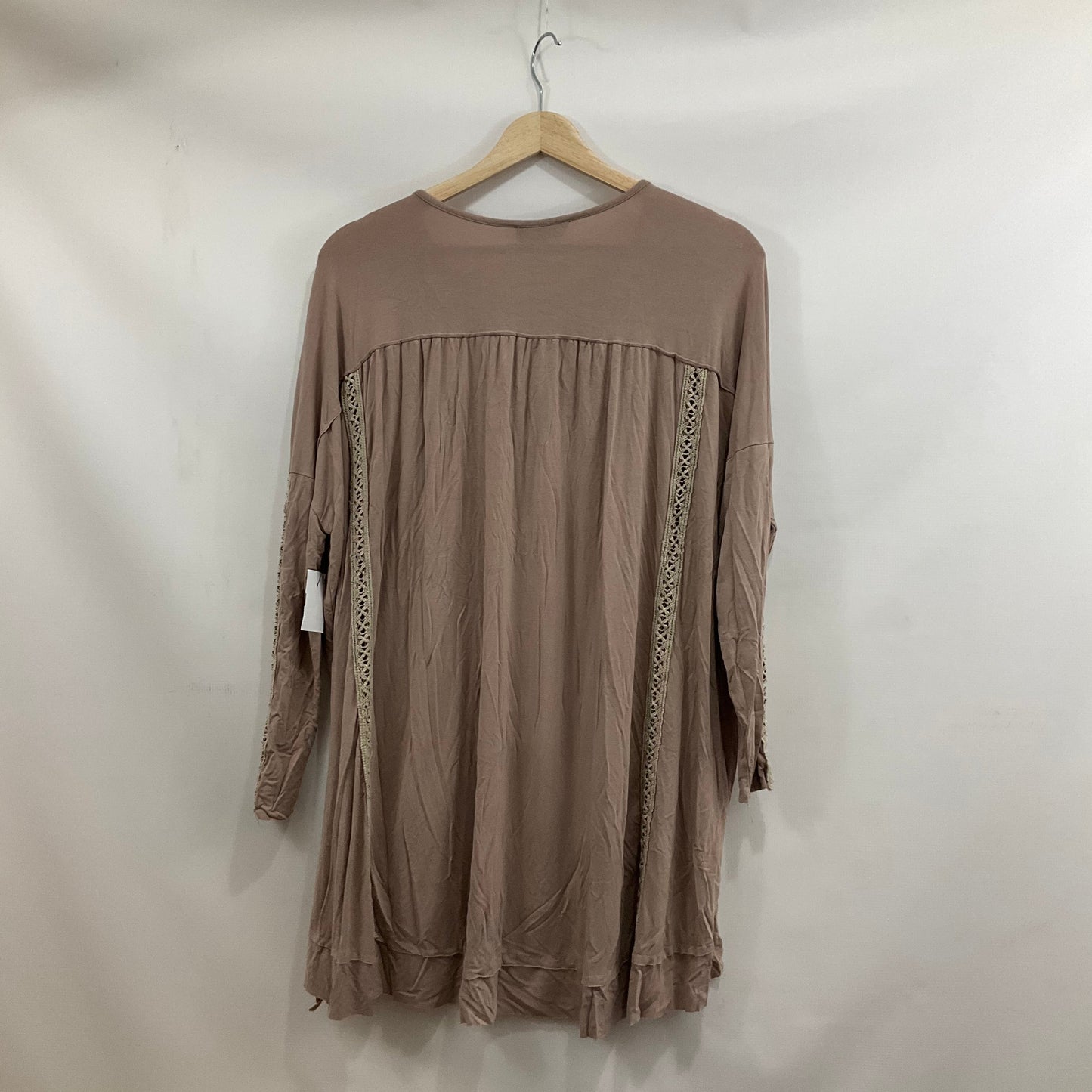 Top Long Sleeve By Pol In Taupe, Size: S