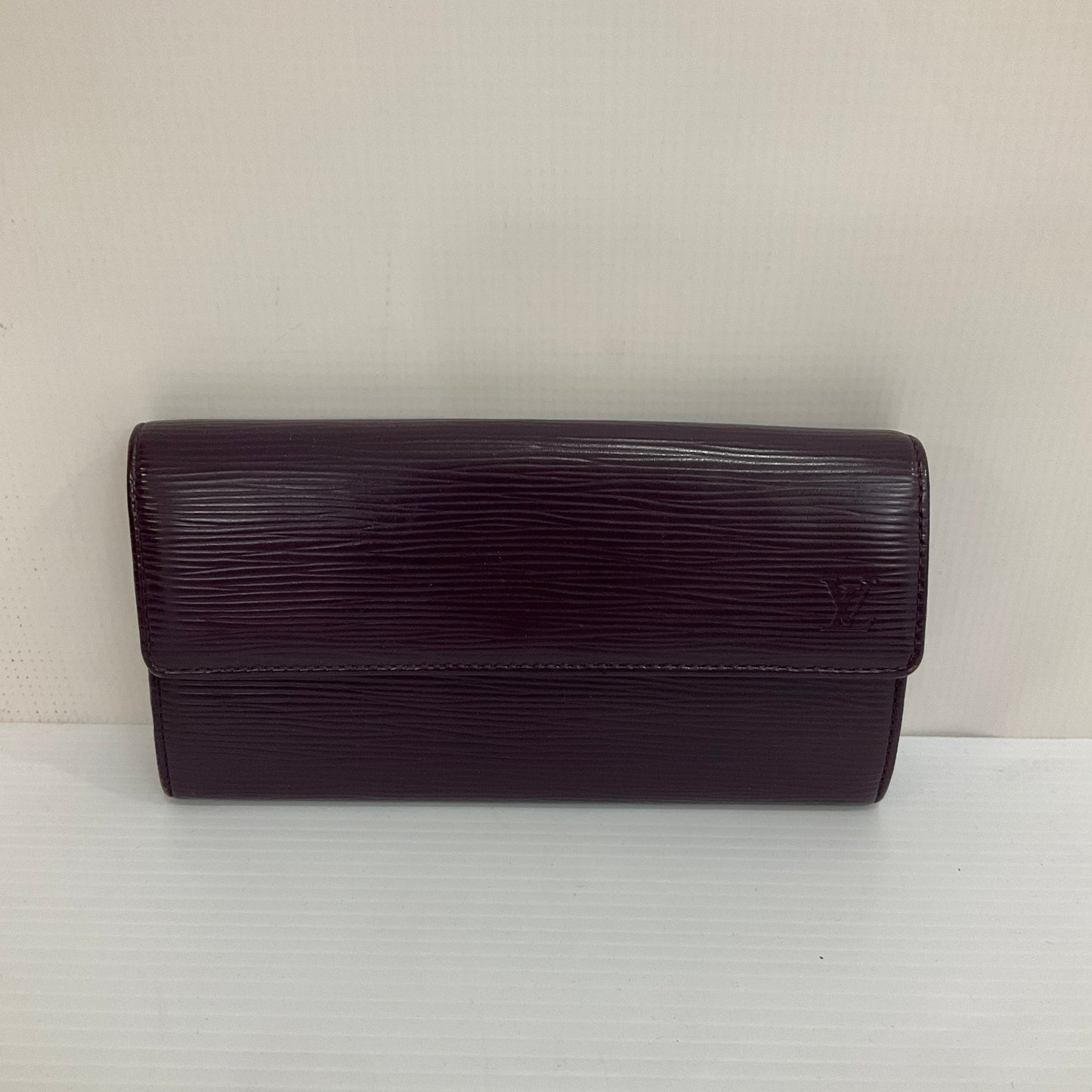 Wallet Luxury Designer By Louis Vuitton, Size: Medium