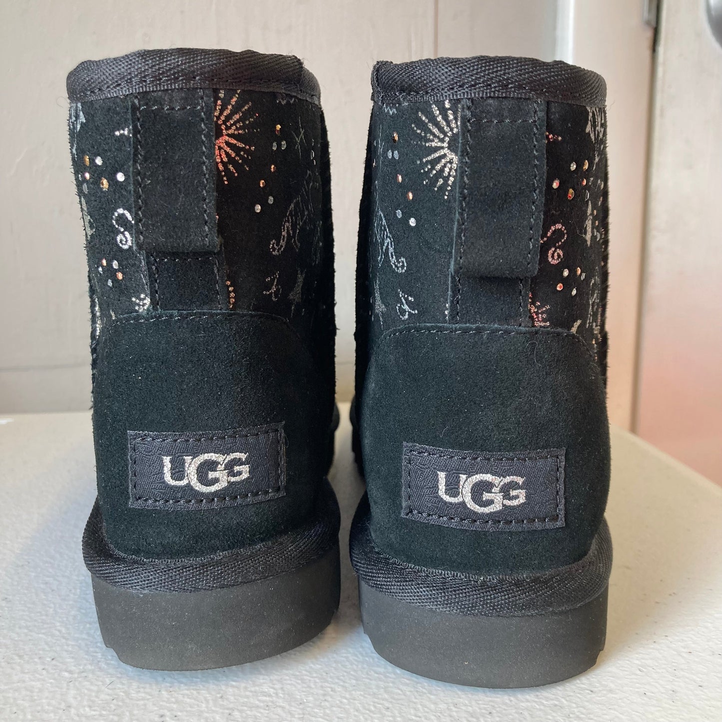 Boots Designer By Ugg In Black & Silver, Size:5