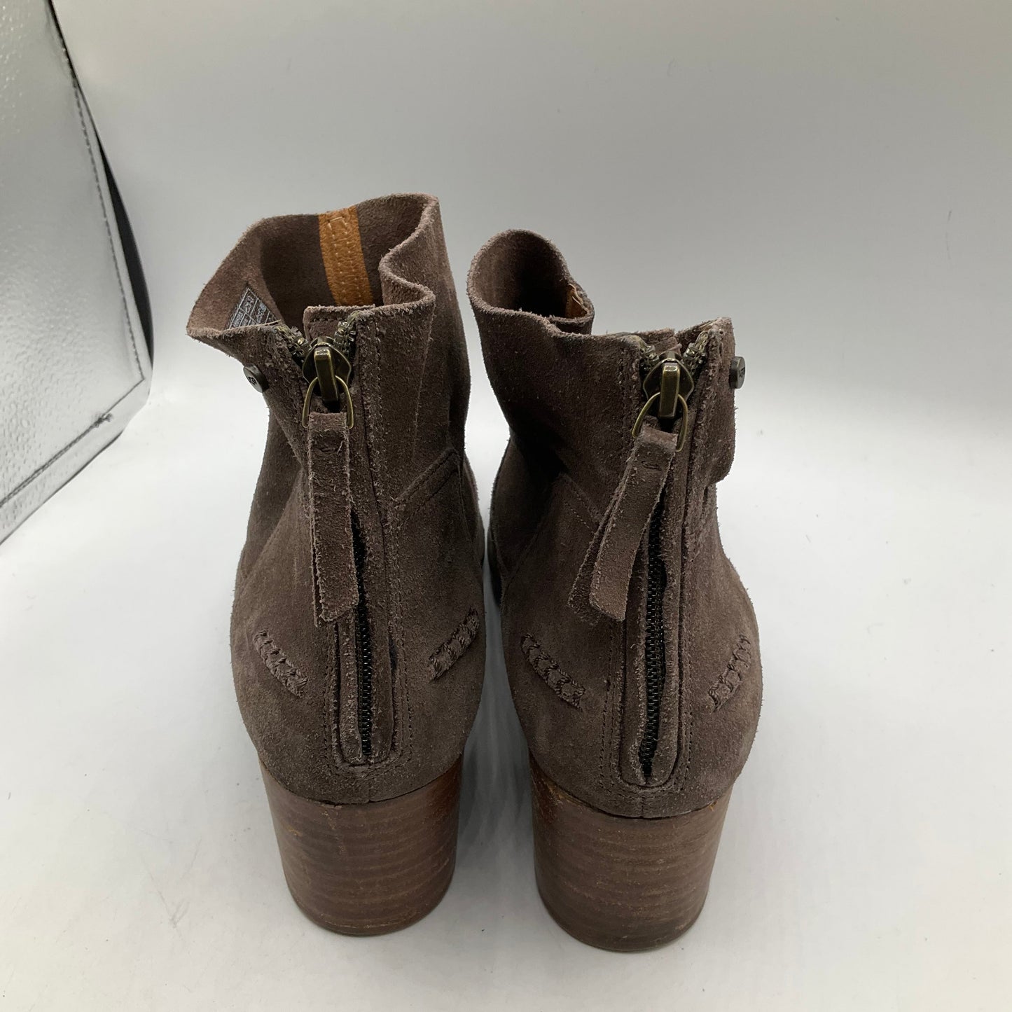 Tan Boots Ankle Flats Ugg, Size 10