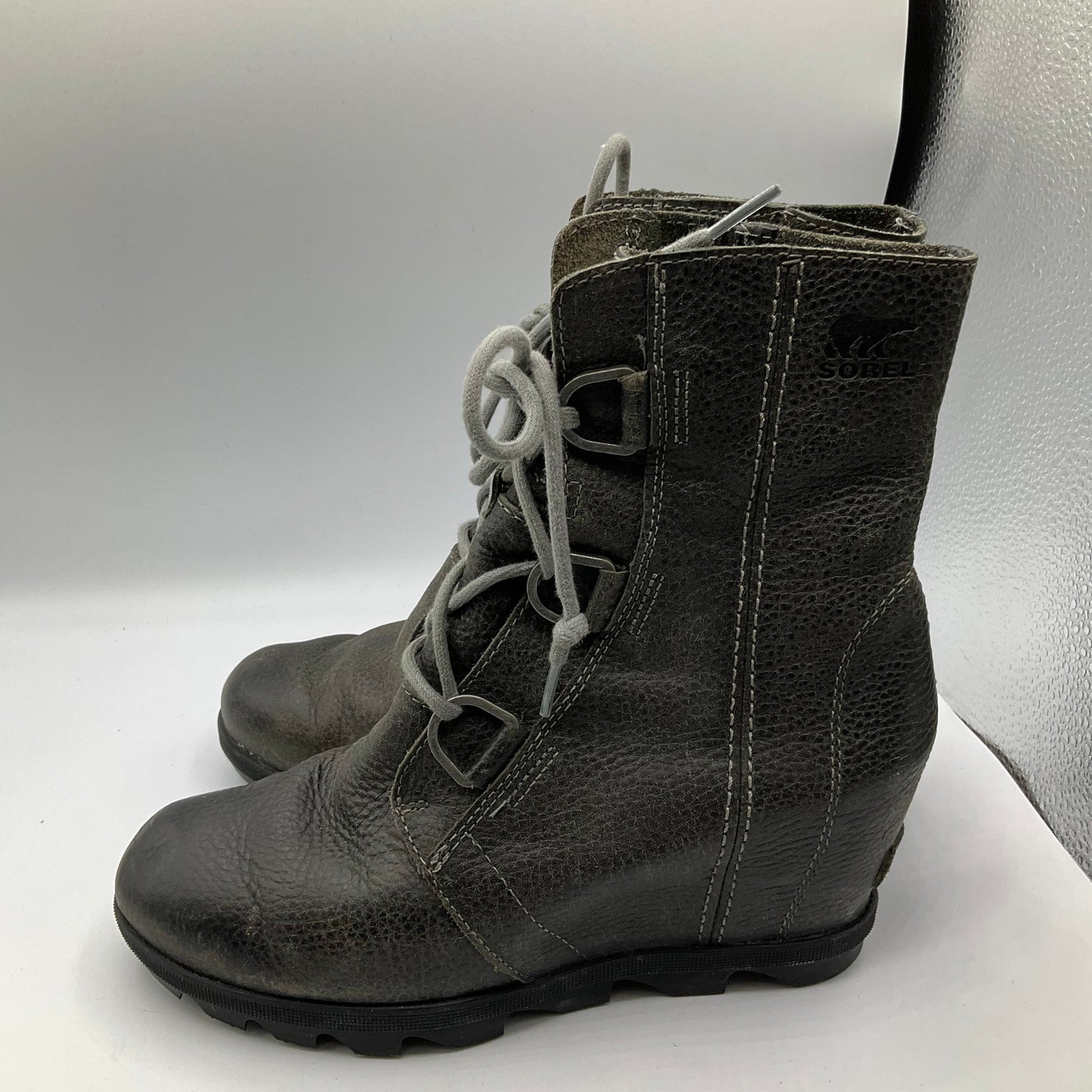 Boots Ankle Heels By Sorel In Grey, Size: 8.5