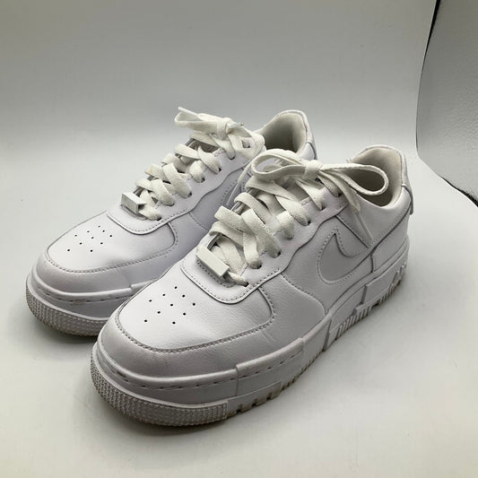 Shoes Athletic By Nike In White, Size: 7