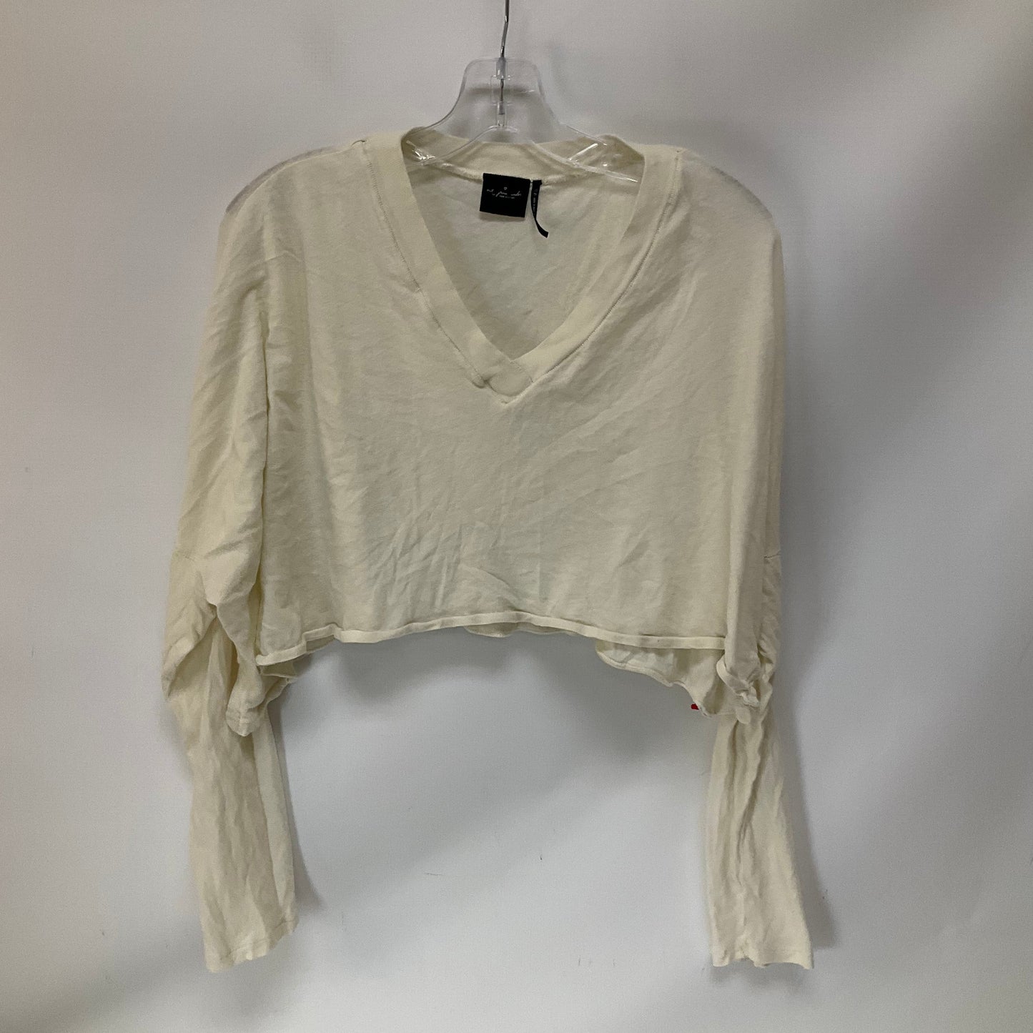 Top Long Sleeve By Urban Outfitters In Cream, Size: Xs