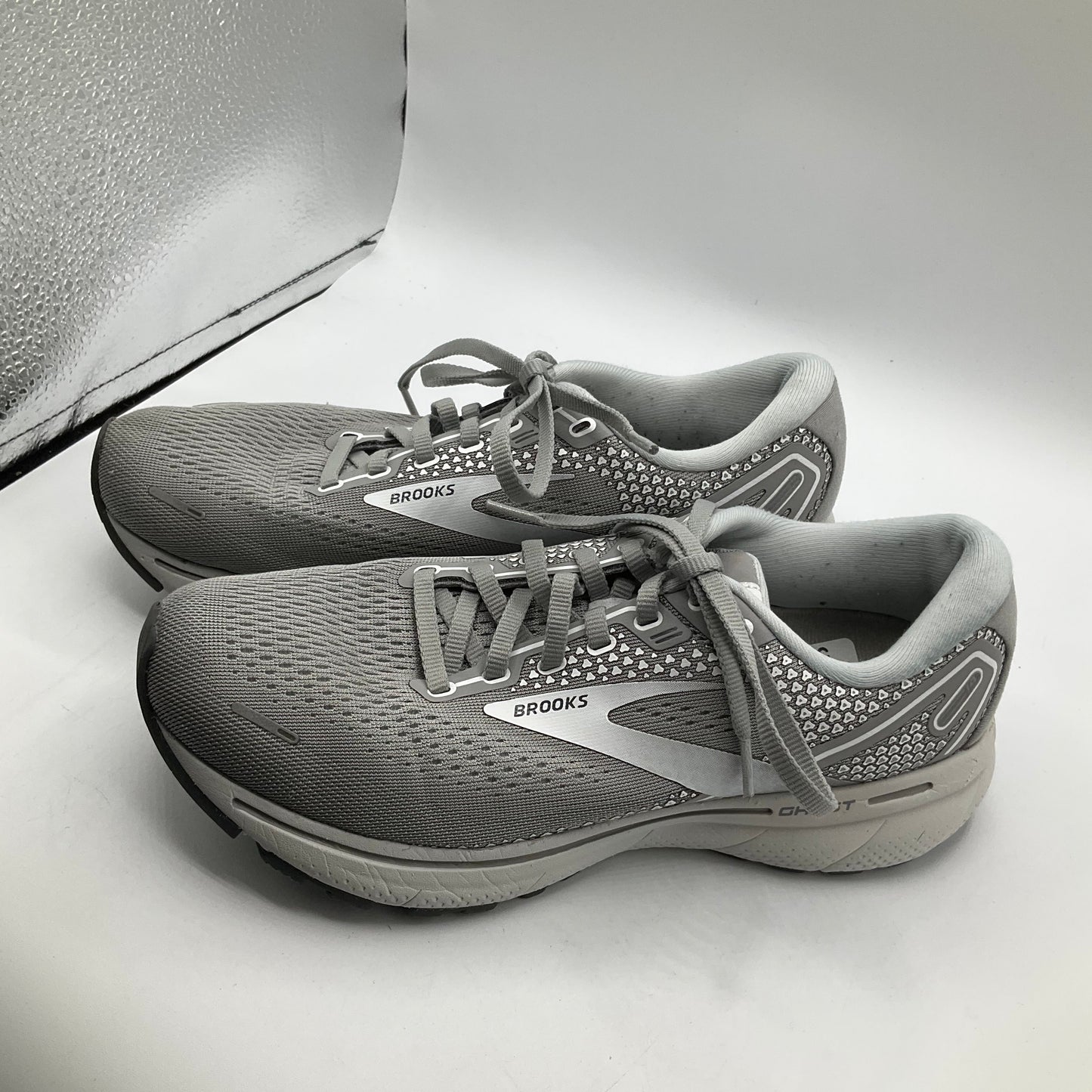 Shoes Athletic By Brooks In Grey, Size: 8