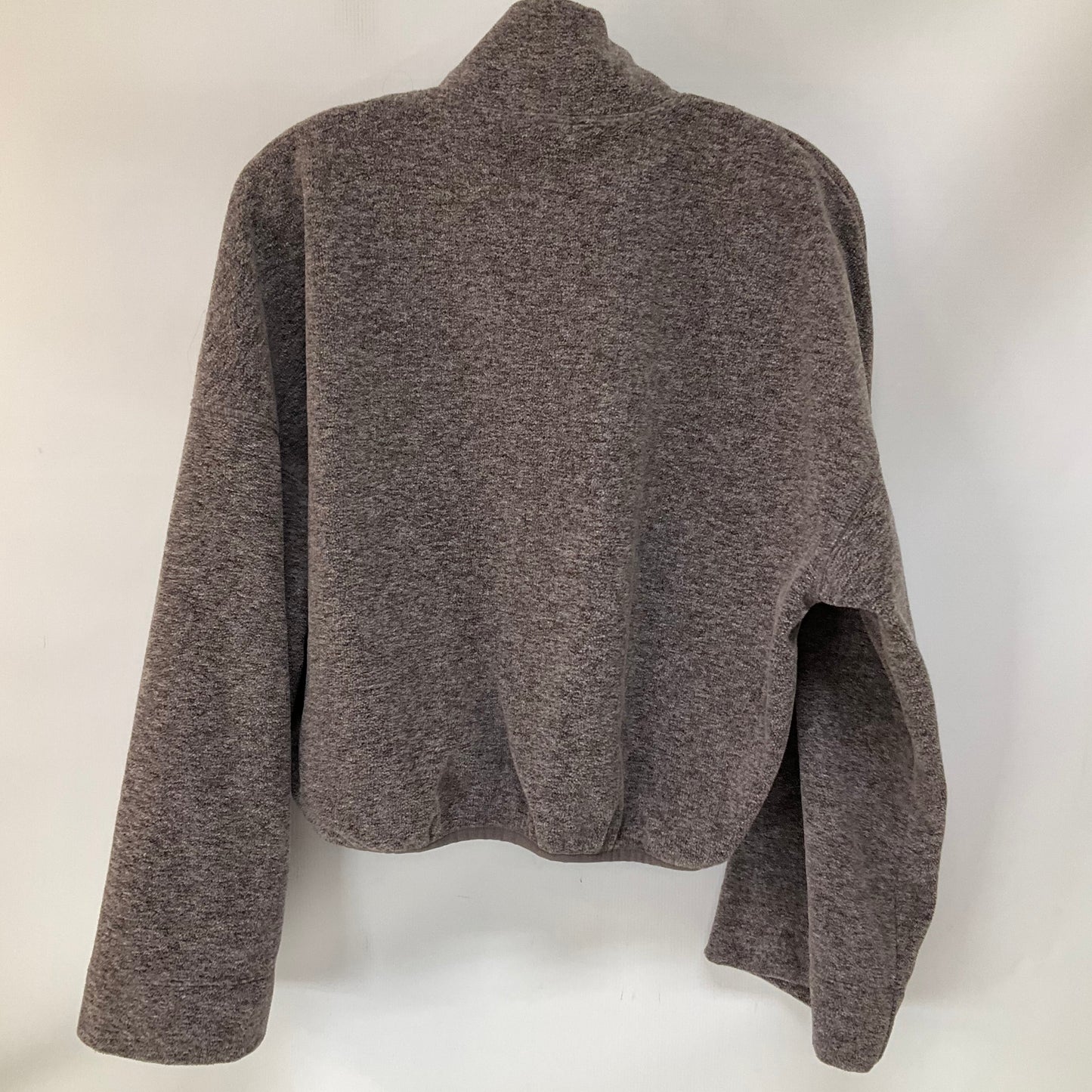 Athletic Top Long Sleeve Collar By Beyond Yoga In Grey, Size: S