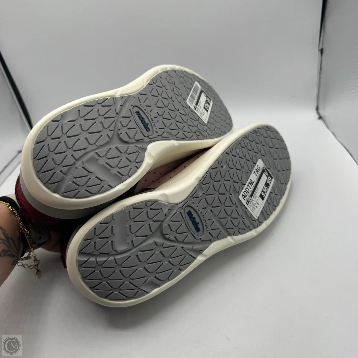 Shoes Athletic By Cmb In Pink & Red, Size: 9.5