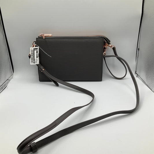 Crossbody By Cmb  Size: Medium