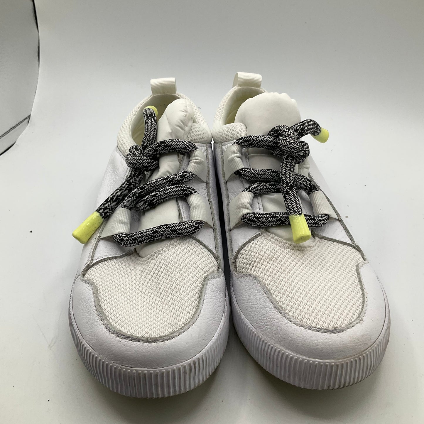 Shoes Sneakers By Sorel  Size: 8