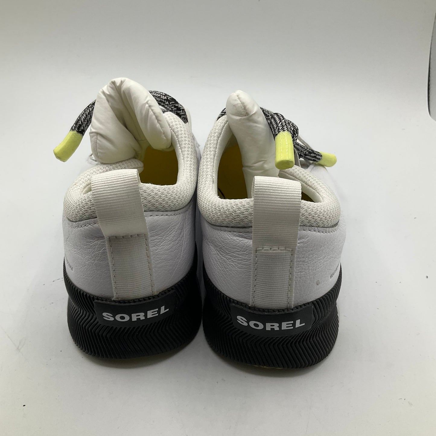 Shoes Sneakers By Sorel  Size: 8