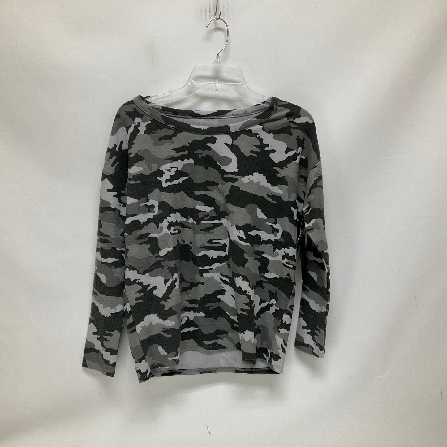 Top Long Sleeve By Chaser In Camouflage Print, Size: M