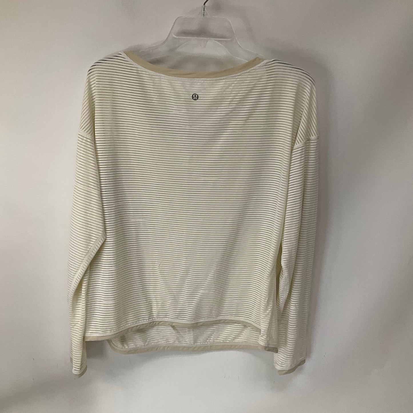 Athletic Top Long Sleeve Crewneck By Lululemon In Cream, Size: 4